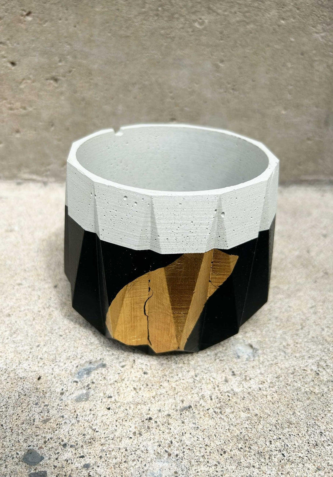 The Poppi Planter Black + Gold - BY THE PEOPLE SHOP | PAUSE MORE, LIVE MORE